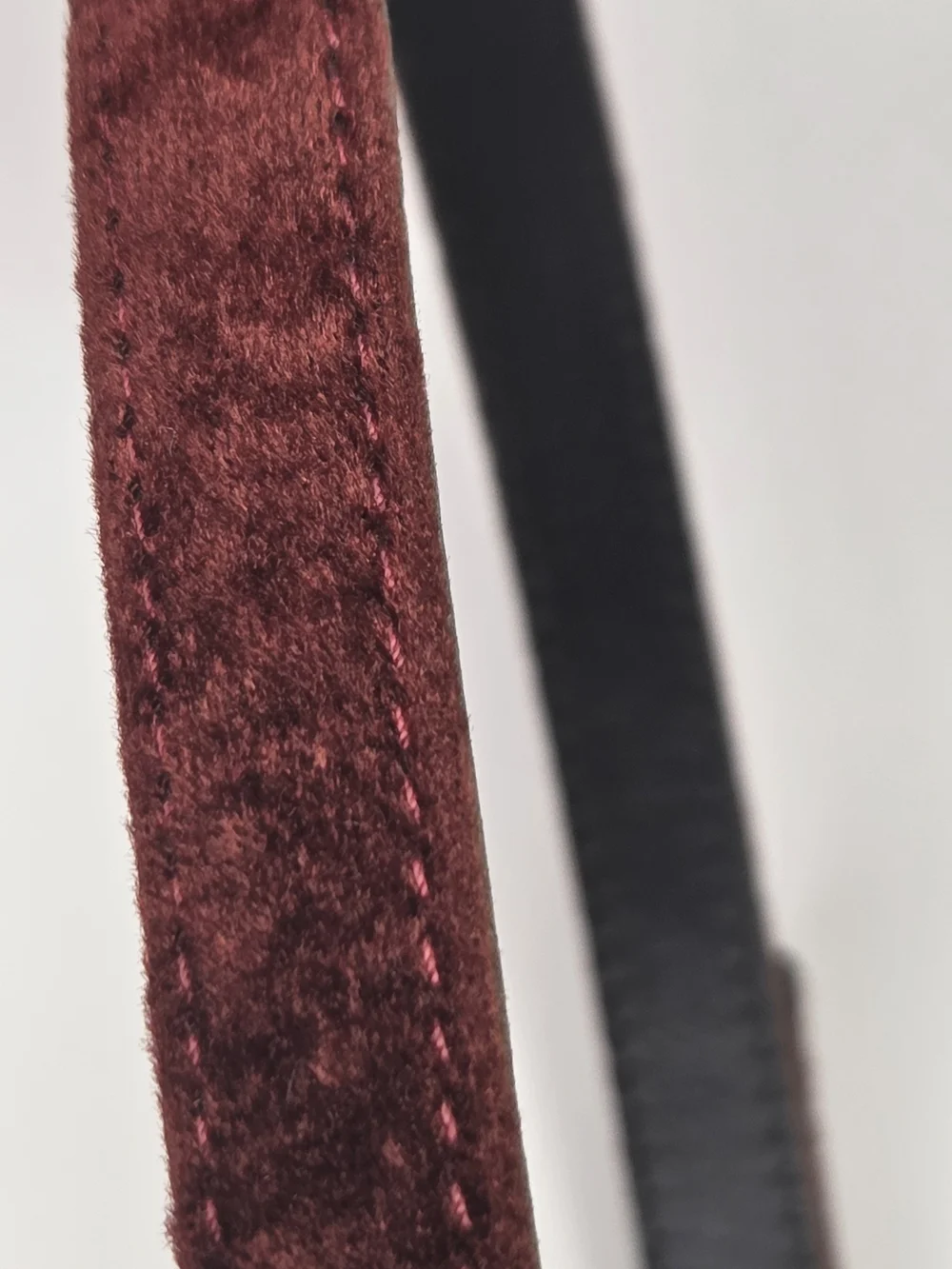 MaxMara Womens Slim Burgubdy Suede Felt Belt Small (S) Adjustable Belt